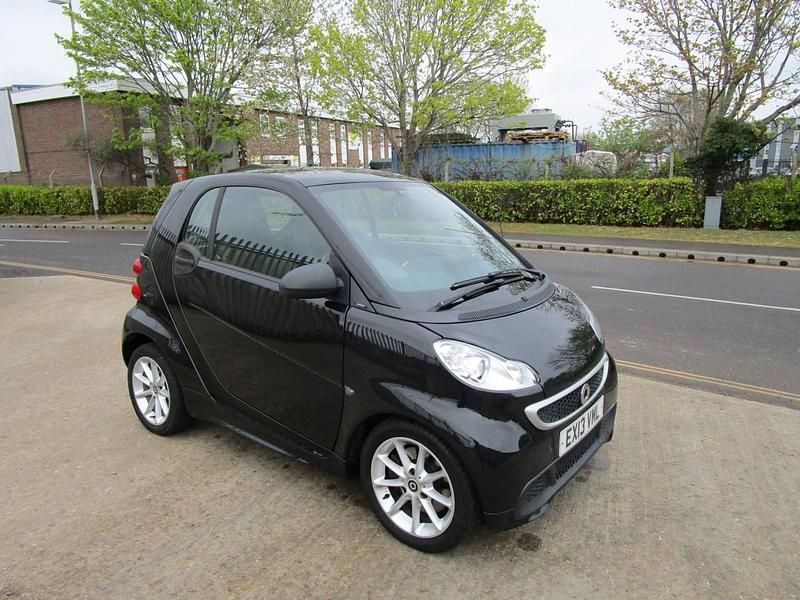 Black Used 2013 Smart ForTwo Coupé Passion Coupe | £3,395 (Fair price) - Image 1/4