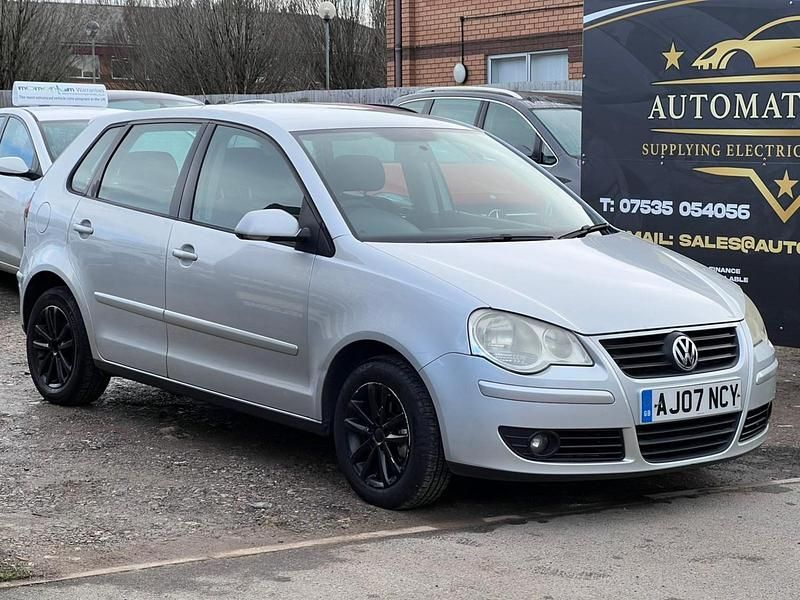 Begagnad VW Polo S 2007 Silver Halvkombi
