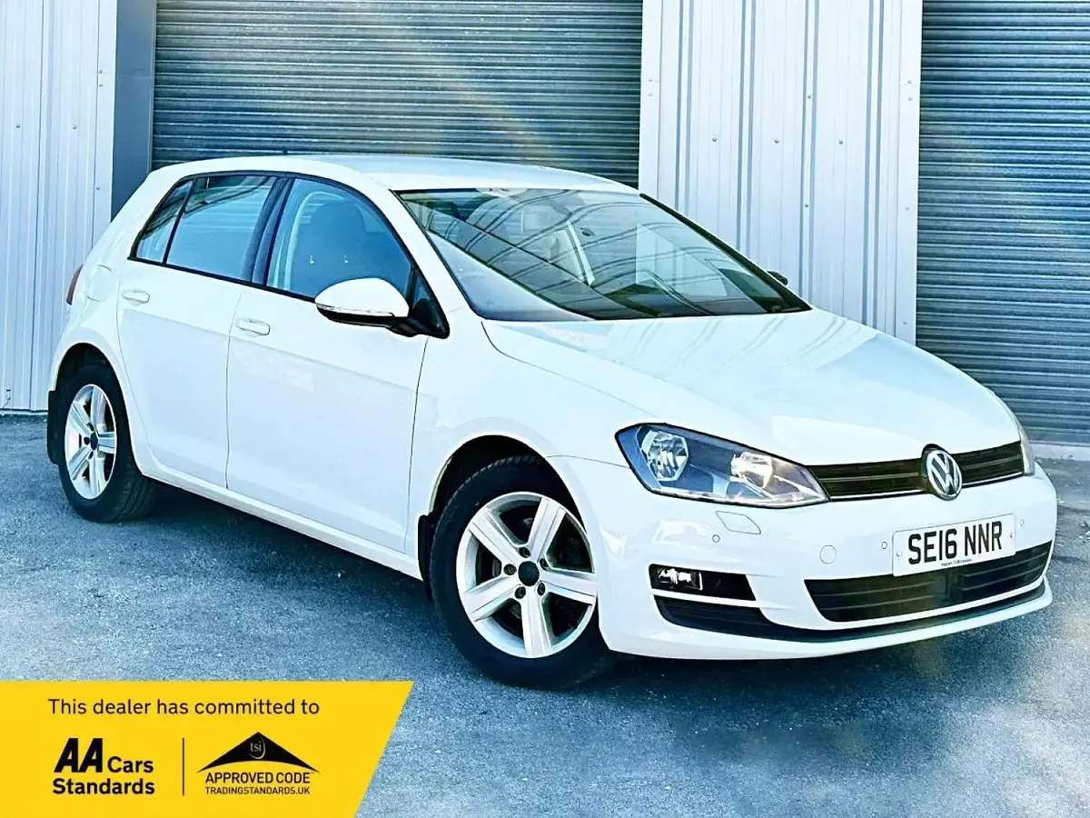Usado VW Golf VII Edition 110 HP (80 kW) 2016 Branco Citadino