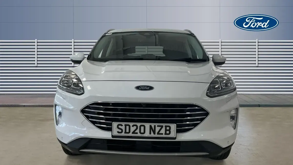 Used Ford Kuga Titanium 150 HP (110 kW) 2020 White SUV