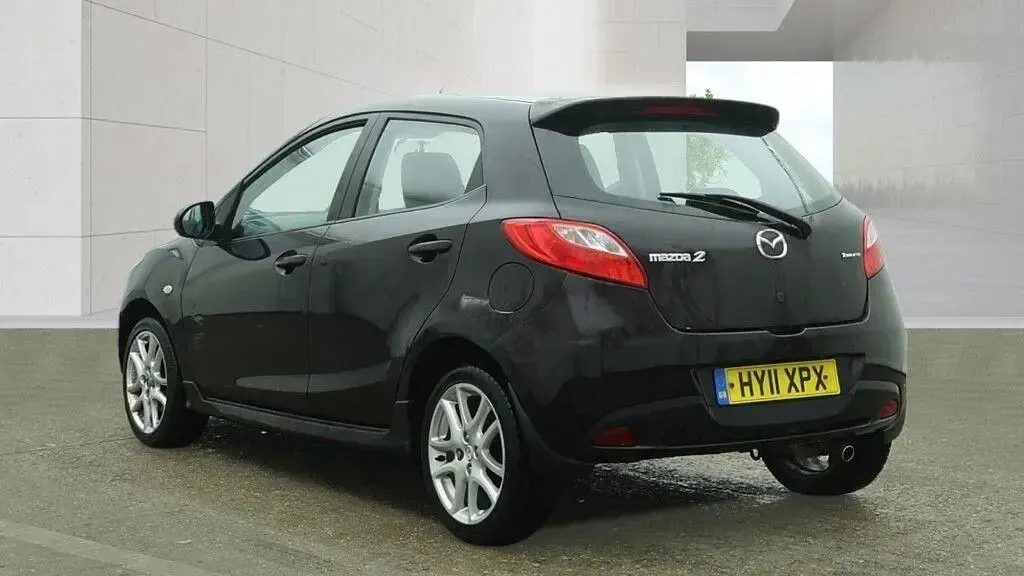 Used Mazda 2 2011 Maroon Hatchback