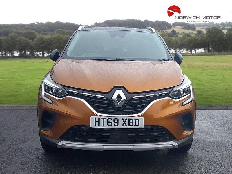 Used Renault Captur Iconic 100 HP (73 kW) 2020 Orange/black SUV