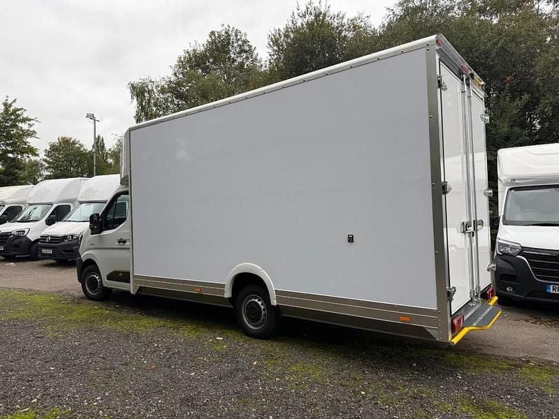 New Renault Master Business 2025 White Van