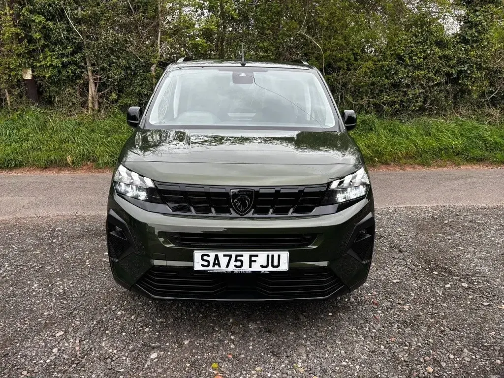 New Peugeot Rifter 2025 Green MPV