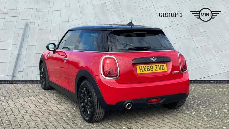 Used Mini Cooper Hatch 134 HP (98 kW) 2018 Red Hatchback