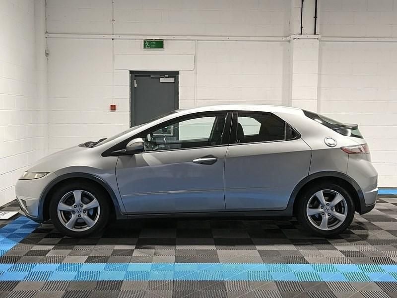 Used Honda Civic SE 140 HP (102 kW) 2009 Silver Hatchback