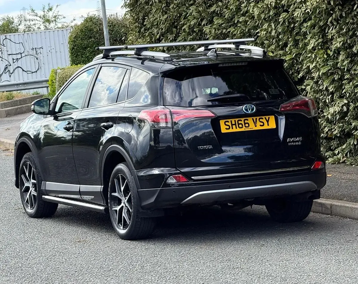 Used Toyota RAV4 197 HP (144 kW) 2016 Black SUV