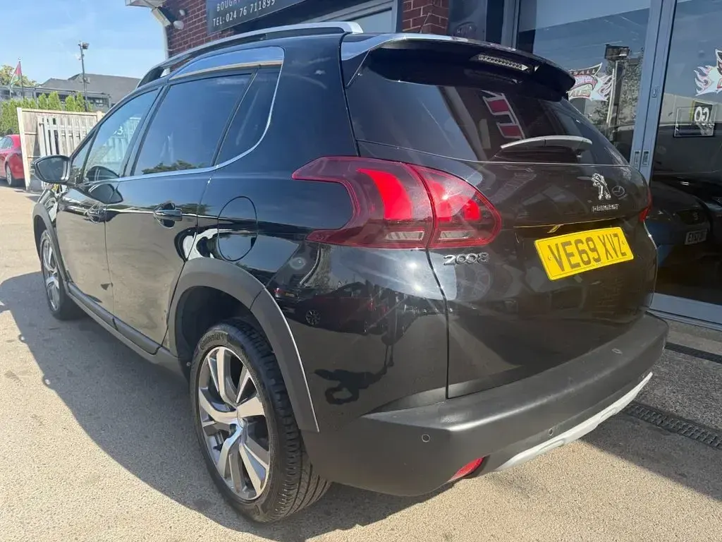 Used Peugeot 2008 Allure Premium 110 HP (80 kW) 2019 Black SUV