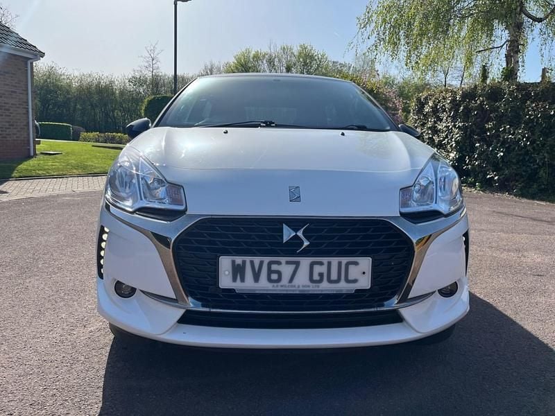 Used DS Automobiles DS3 Connected Chic 2017 White Hatchback