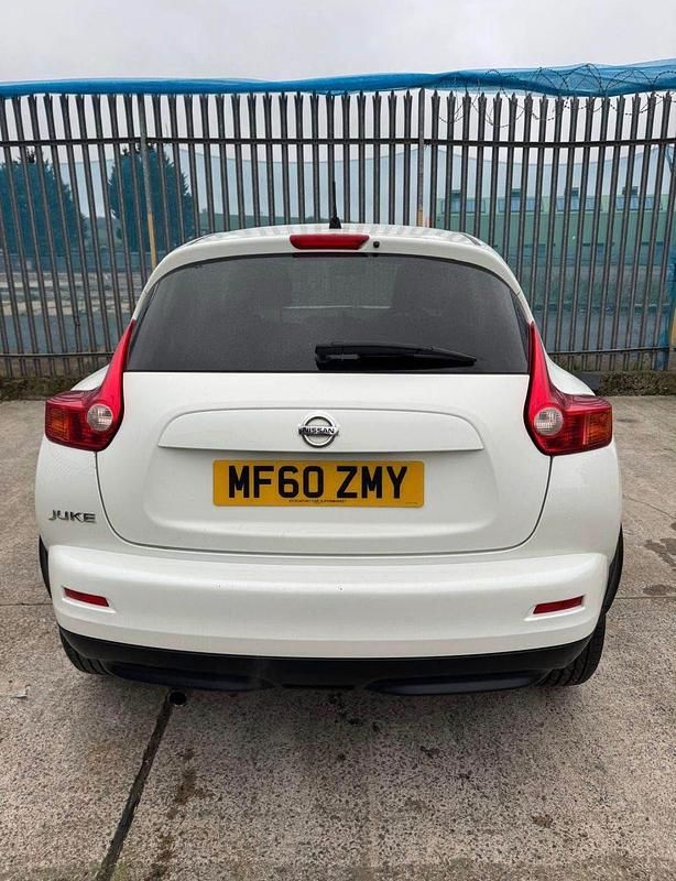 Usado Nissan Juke Acenta 115 HP (84 kW) 2010 Branco SUV