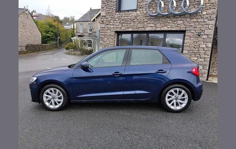 Usado Audi A1 Sport 94 CV (69 kW) 2025 Azul SUV