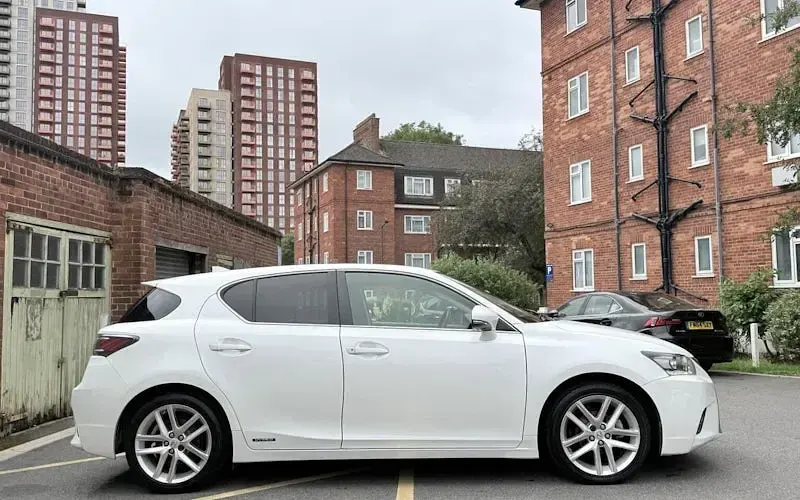 Used Lexus CT200h 136 HP (100 kW) 2017 Hatchback
