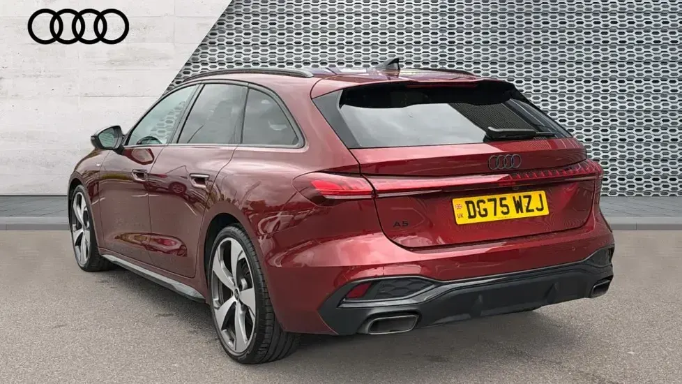 Used Audi A5 Sportback Advanced 204 HP (150 kW) 2025 Red Hatchback