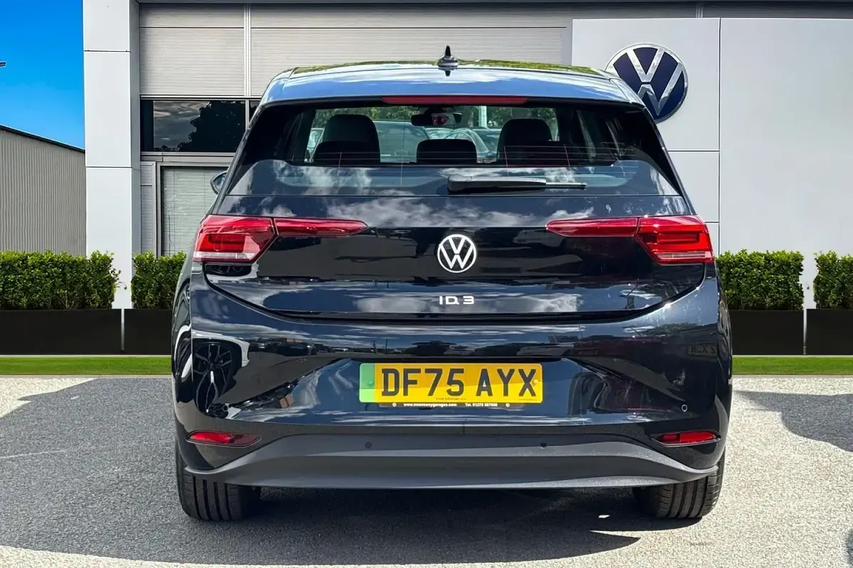 Ny VW ID.3 Pro 150 kW (204 HK) 2025 Svart Halvkombi