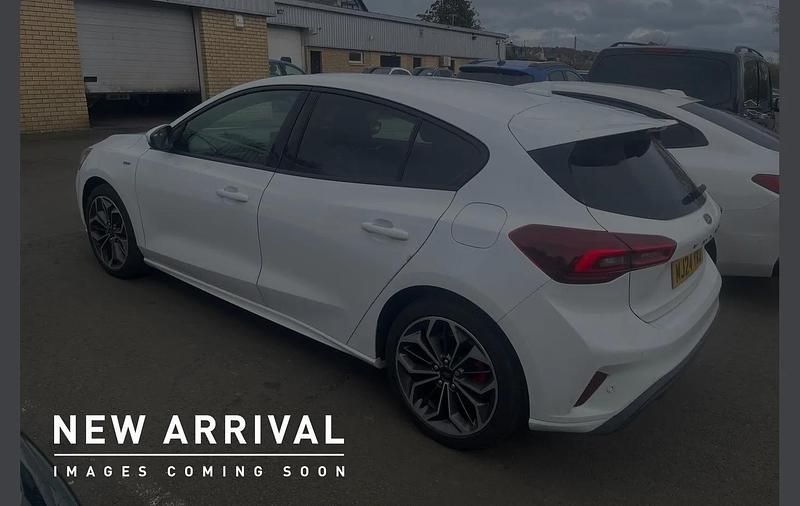 Used Ford Focus ST-Line X 153 HP (112 kW) 2024 White Hatchback