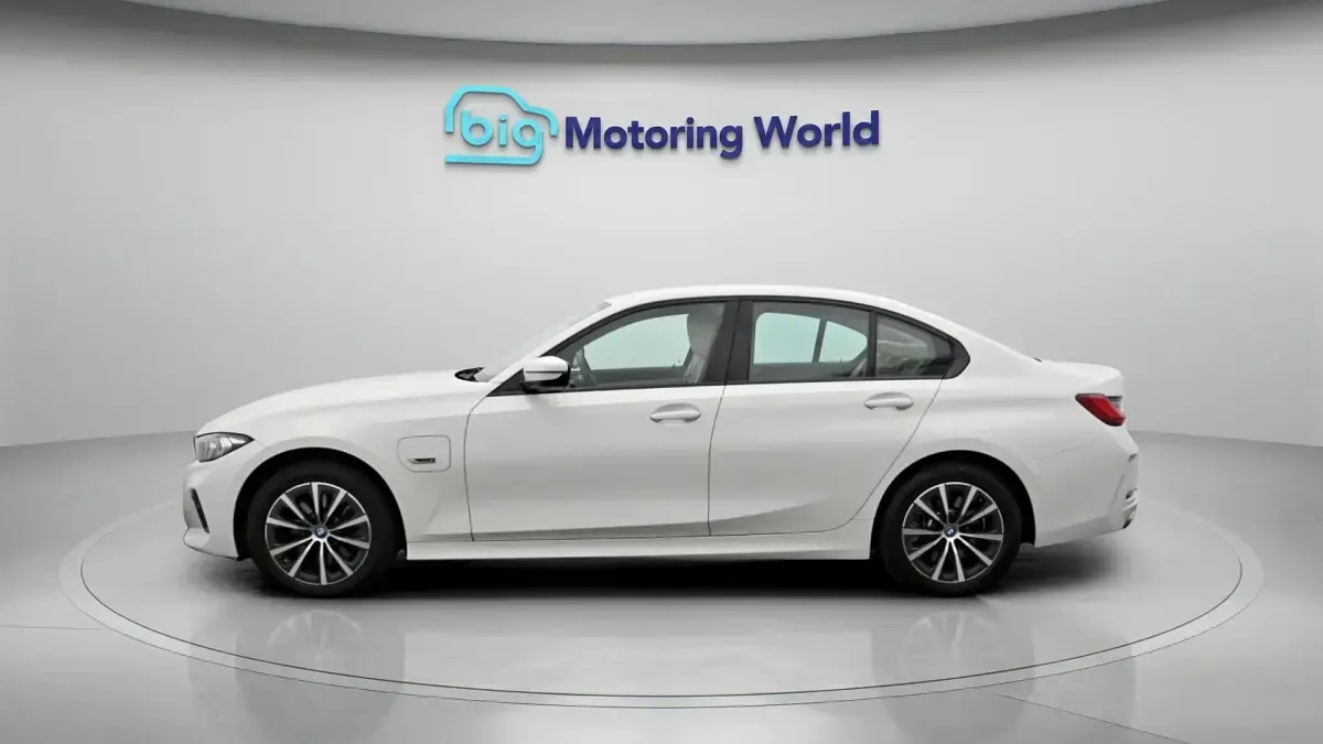 Used BMW 330 Sport Line 288 HP (211 kW) 2023 Sedan