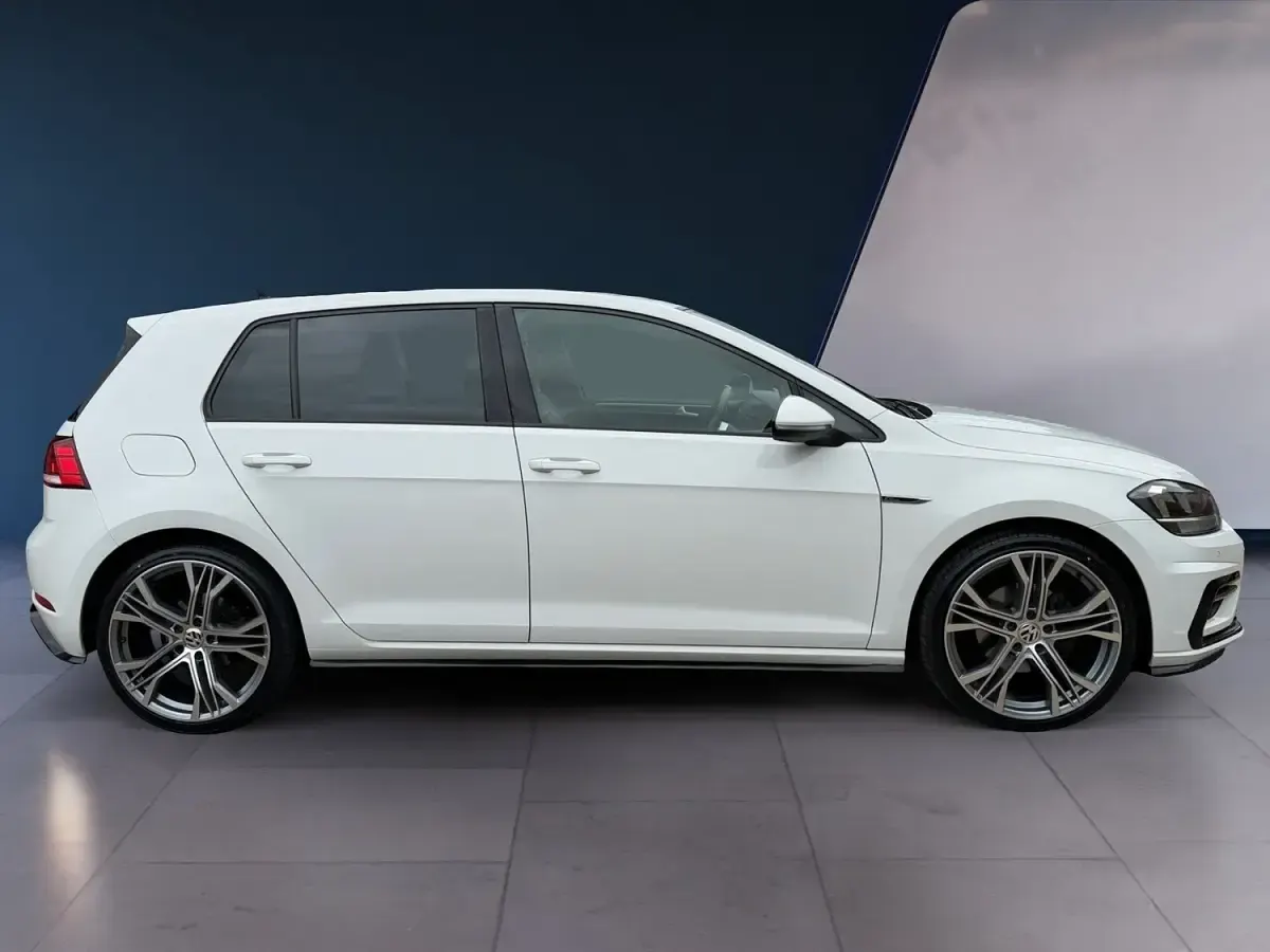 Used VW Golf VII R-line 150 HP (110 kW) 2019 White Hatchback