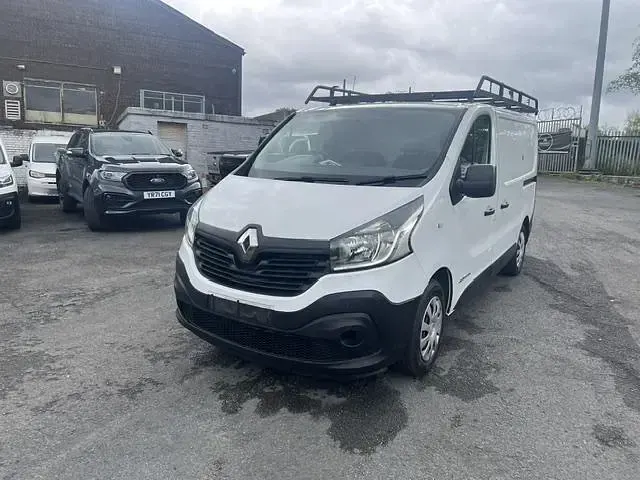 Used Renault Trafic Business 118 HP (86 kW) 2016 White MPV