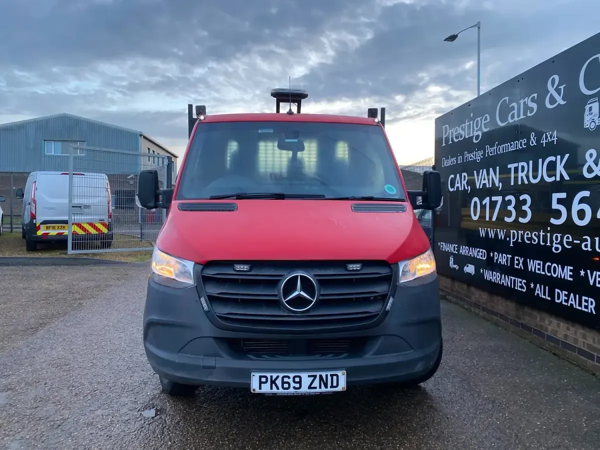 Used Mercedes Sprinter 143 HP (105 kW) 2020 Red Van