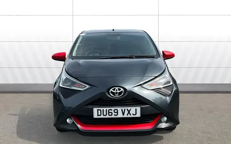 Used Toyota Aygo Trend 72 HP (52 kW) 2020 Grey Hatchback