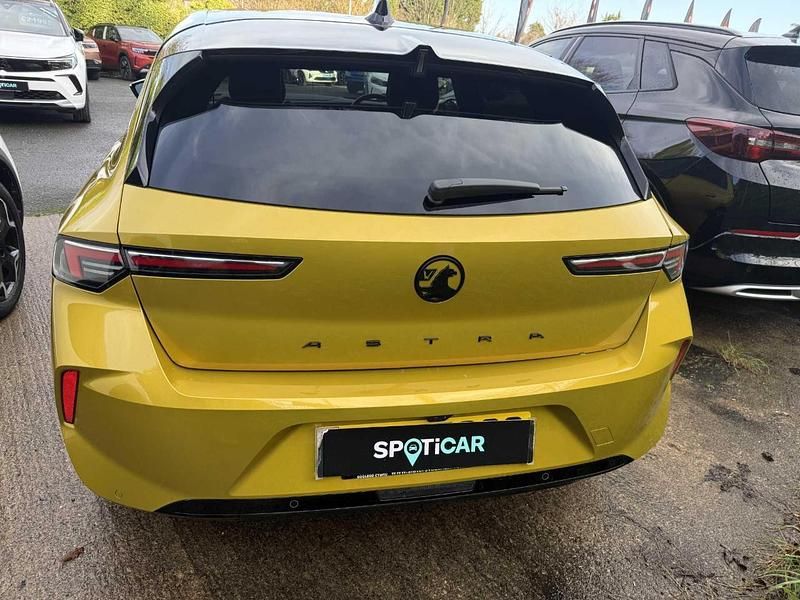 Used Vauxhall Astra GS Line 128 HP (94 kW) 2023 Yellow Hatchback