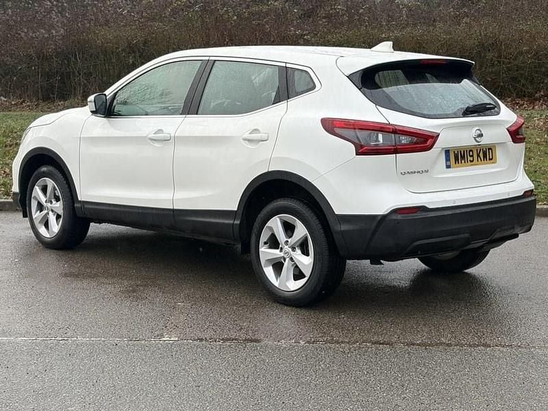 Used Nissan Qashqai Acenta Premium 115 HP (84 kW) 2019 White SUV