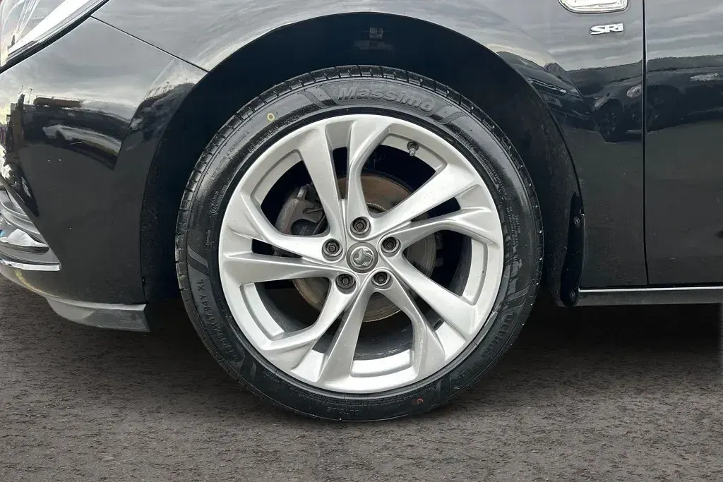 Used Vauxhall Astra SRi 100 HP (73 kW) 2018 Black Hatchback
