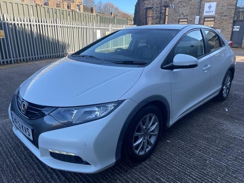 Used Honda Civic EX 2013 White Hatchback