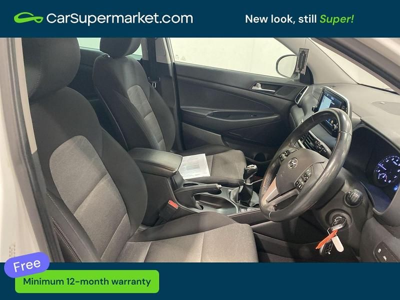 Used Hyundai Tucson SE 132 HP (97 kW) 2019 White SUV
