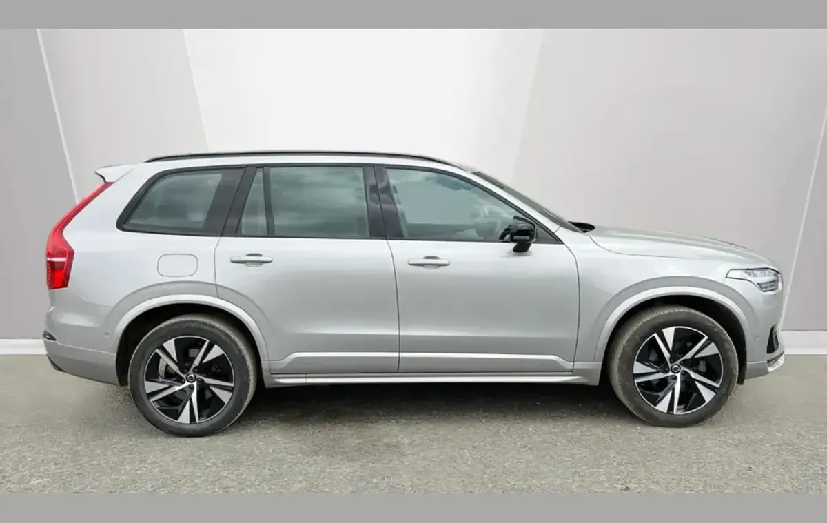 Used Volvo XC90 Plus 235 HP (172 kW) 2024 Silver SUV