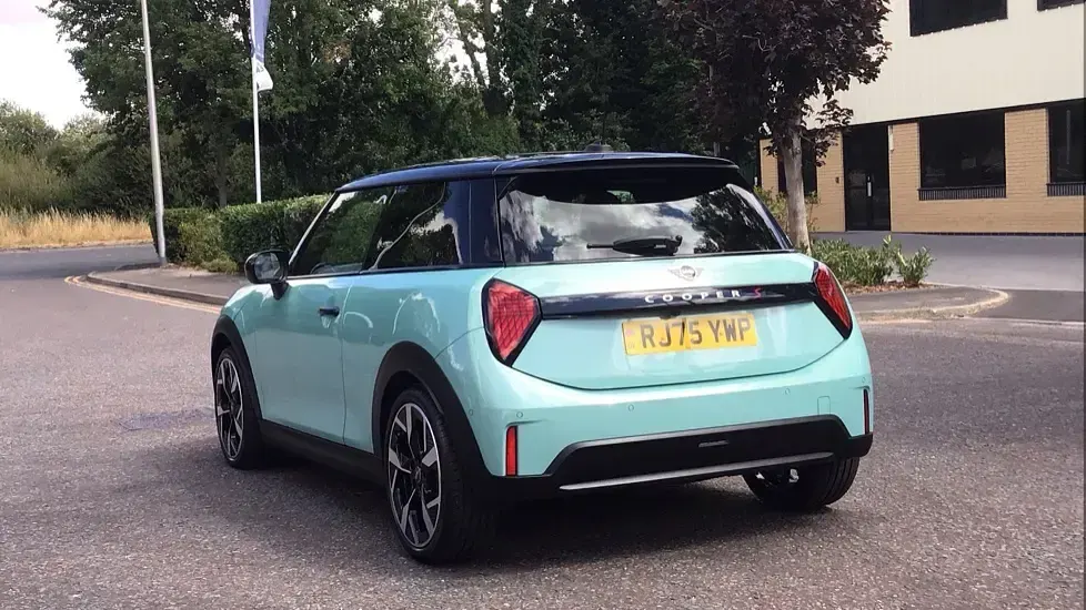 Used Mini Cooper S Hatch 201 HP (147 kW) 2026 Green Hatchback