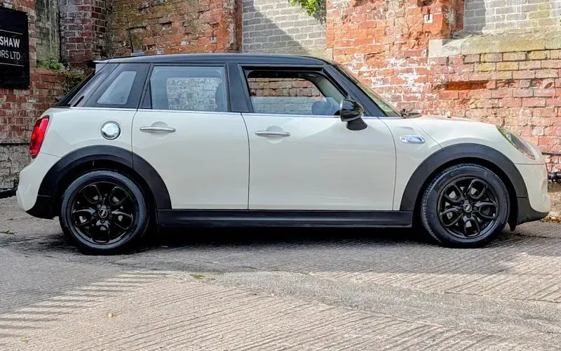 Used Mini Cooper S Hatch 170 HP (125 kW) 2016 White Hatchback