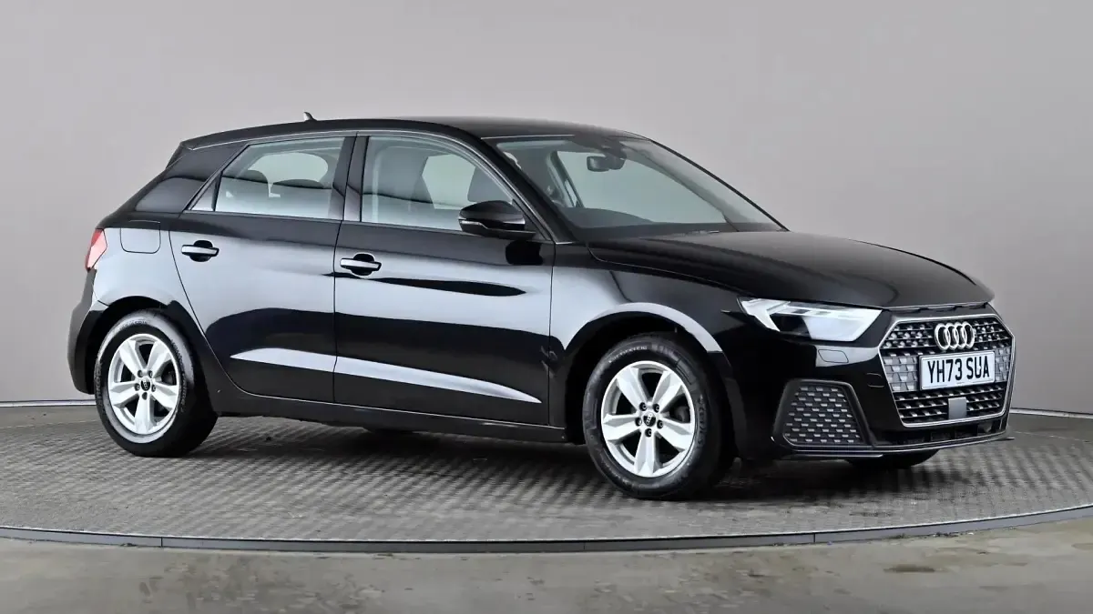 Begagnad Audi A1 Premium 95 HK (69 kW) 2023 Svart SUV
