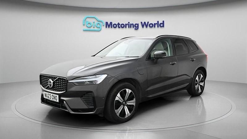 Usado Volvo XC60 Plus 350 HP (257 kW) 2023 Cinzento SUV