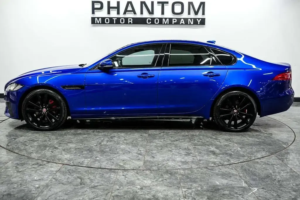 Used Jaguar XF R 300 HP (220 kW) 2017 Blue Sedan