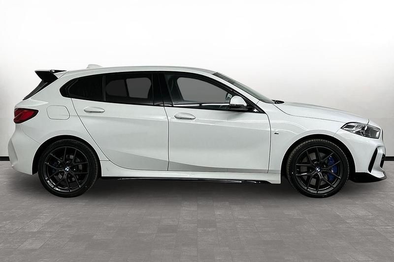 Used BMW 118 M Sport 134 HP (98 kW) 2023 White Hatchback