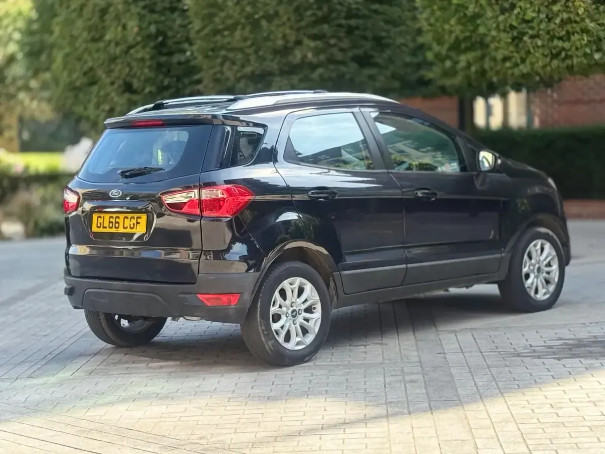 Used Ford Ecosport Zetec 125 HP (91 kW) 2016 Black SUV