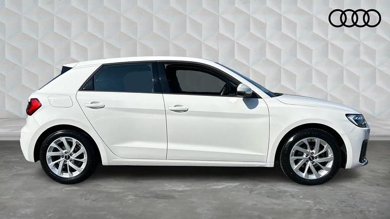 Used Audi A1 Sportback Sport 110 HP (80 kW) 2022 White Hatchback