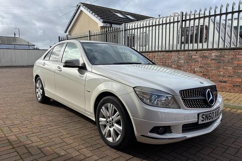 Used Mercedes C200 Executive 2010 White Sedan
