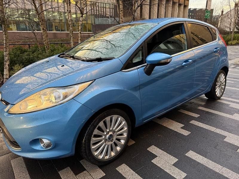 Used Ford Fiesta Titanium 2009 Blue Hatchback