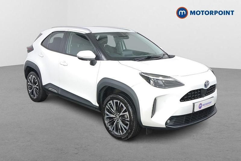 White Used 2022 Toyota Yaris Hybrid Hatchback | £19,999 (Expensive) - Image 1/4