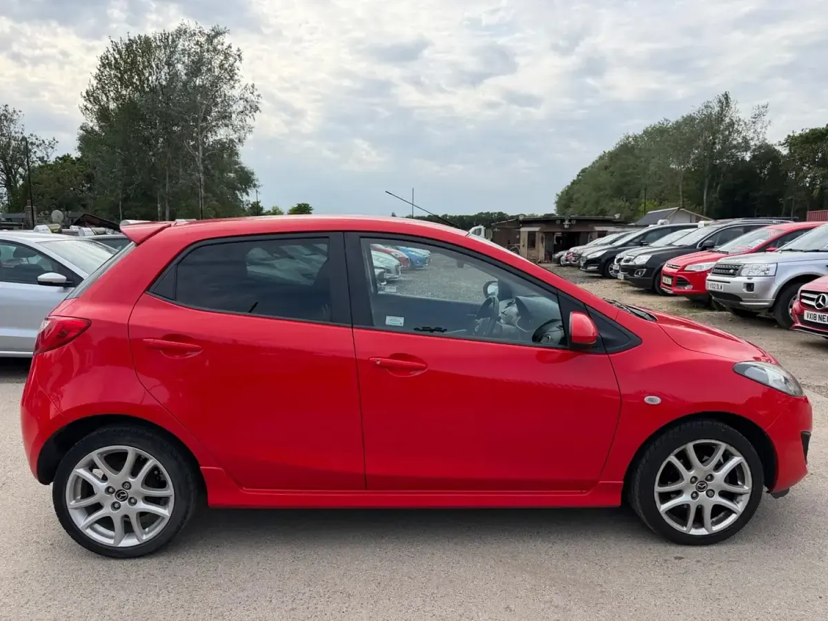Used Mazda 2 2014 Red Hatchback