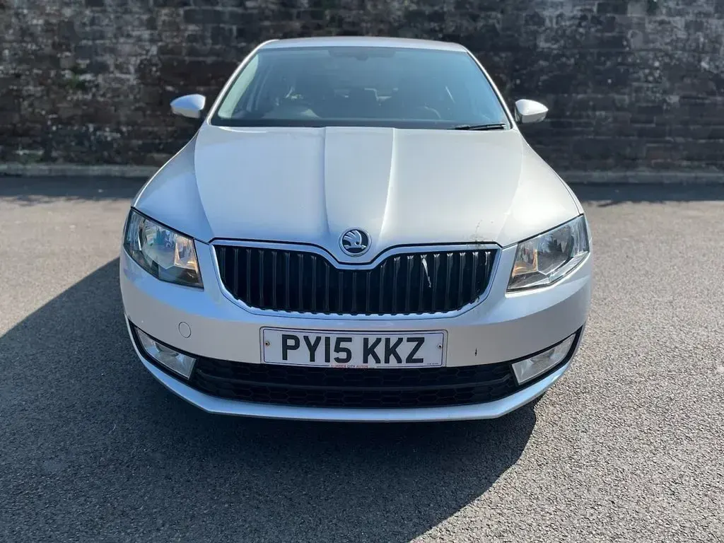 Used Skoda Octavia SE 150 HP (110 kW) 2015 Silver Estate