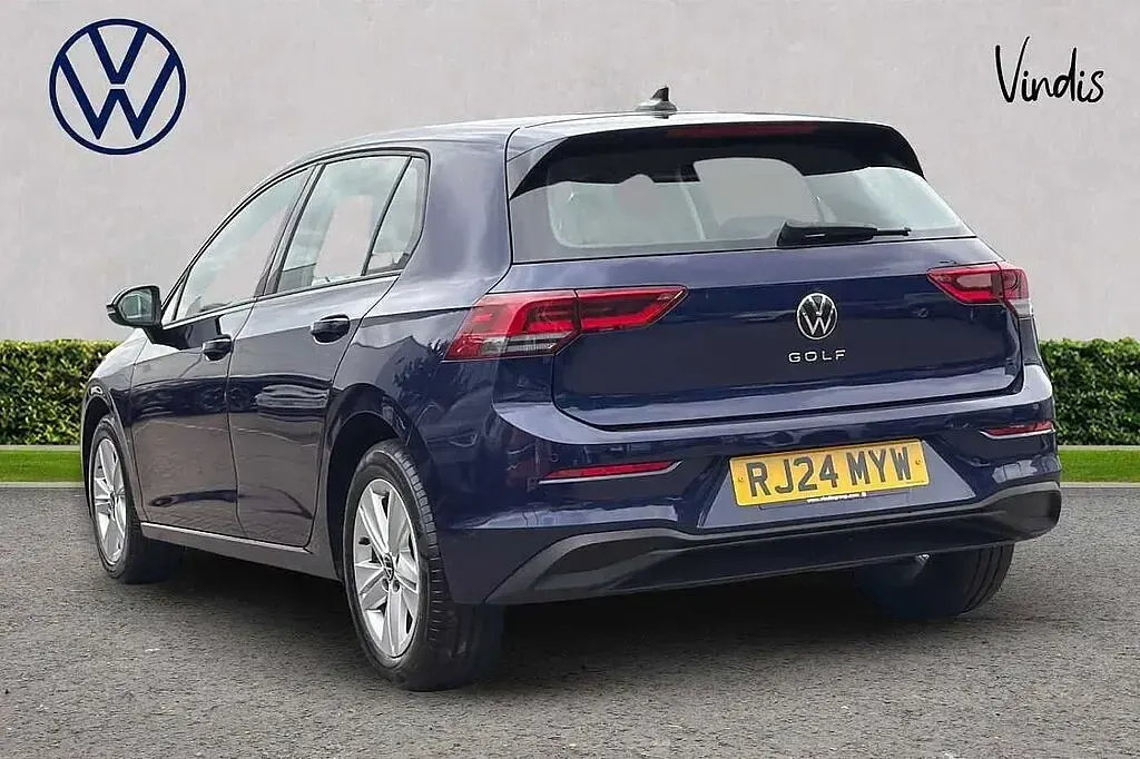 Used VW Golf VIII Life 110 HP (80 kW) 2024 Blue Hatchback