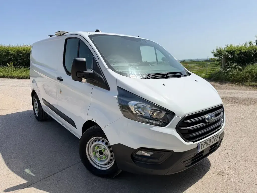 Used Ford Transit Custom S 105 HP (77 kW) 2020 White Van
