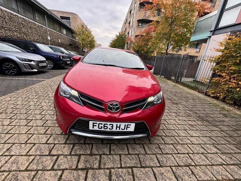 Red Used 2013 Toyota Auris Hatchback | £2,995 (Super price) - Image 1/4