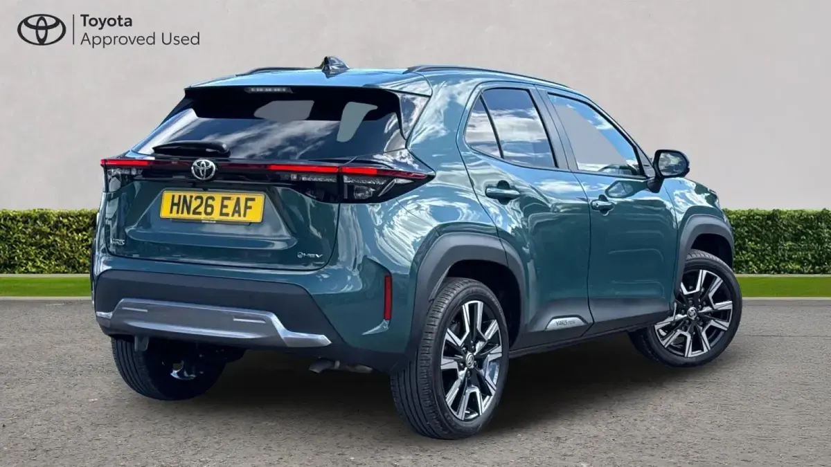 Used Toyota Yaris Cross 130 HP (95 kW) 2026 Forest green SUV
