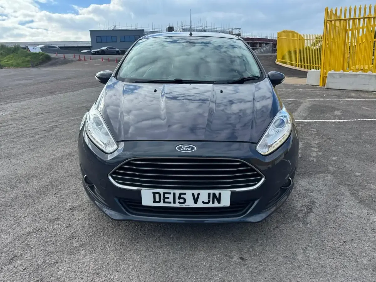 Usado Ford Fiesta Titanium X 2015 Cinzento Citadino