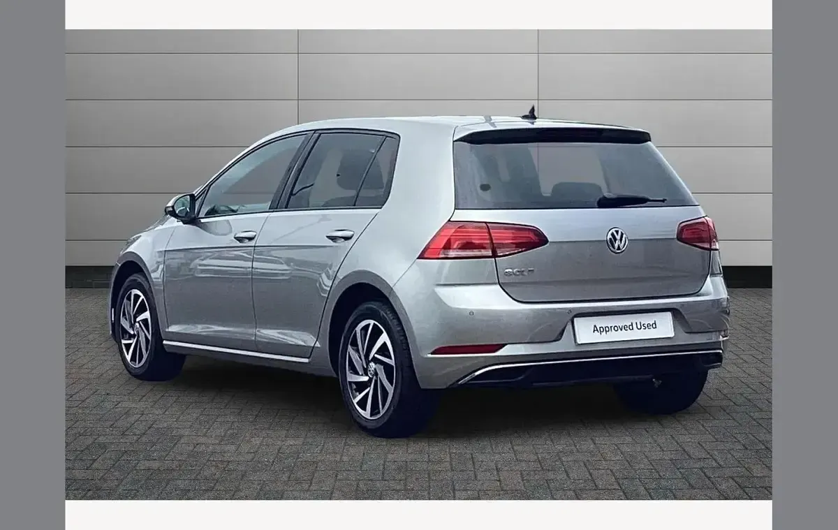 Used VW Golf VIII Edition 113 HP (83 kW) 2020 Silver Hatchback