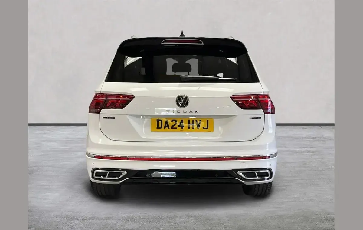 Used VW Tiguan Allspace R-line 150 HP (110 kW) 2024 White SUV